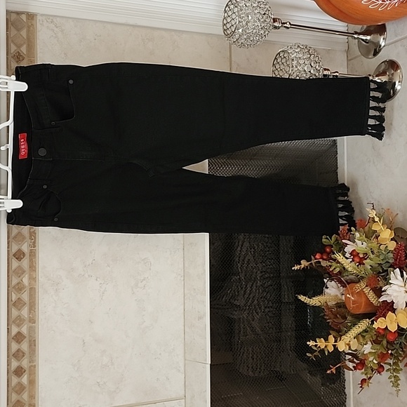 🖤 GUESS Willa Tassel Denim Capris 🖤 - Picture 2 of 12